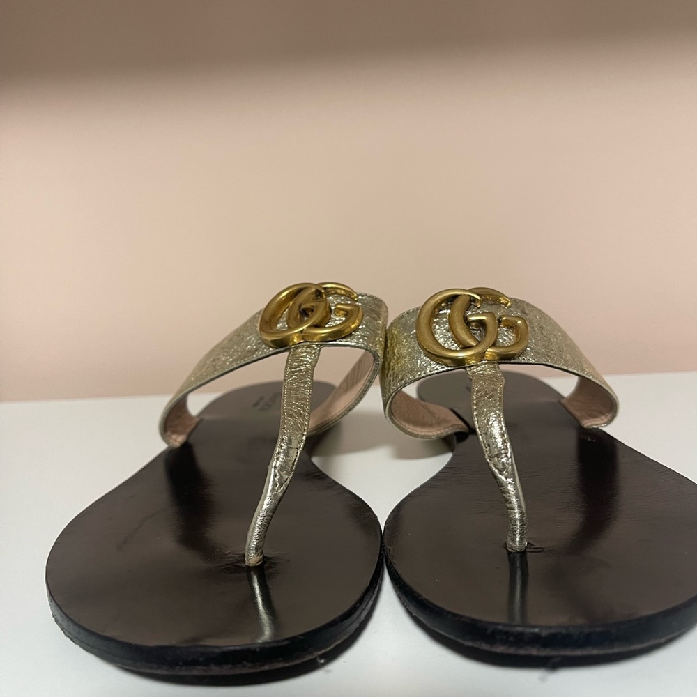 Gucci Marmont Leather Thong